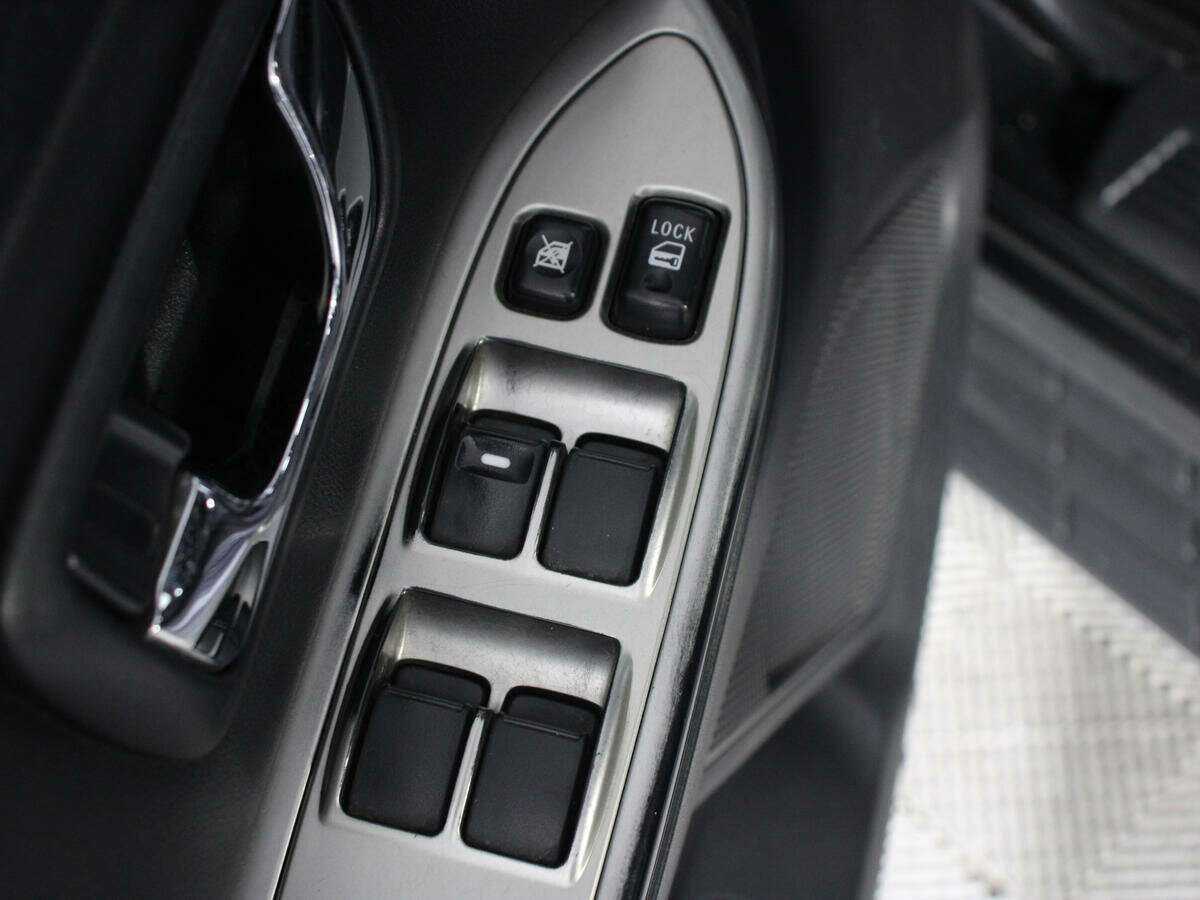 Mitsubishi Pajero, 2011 Фото №14