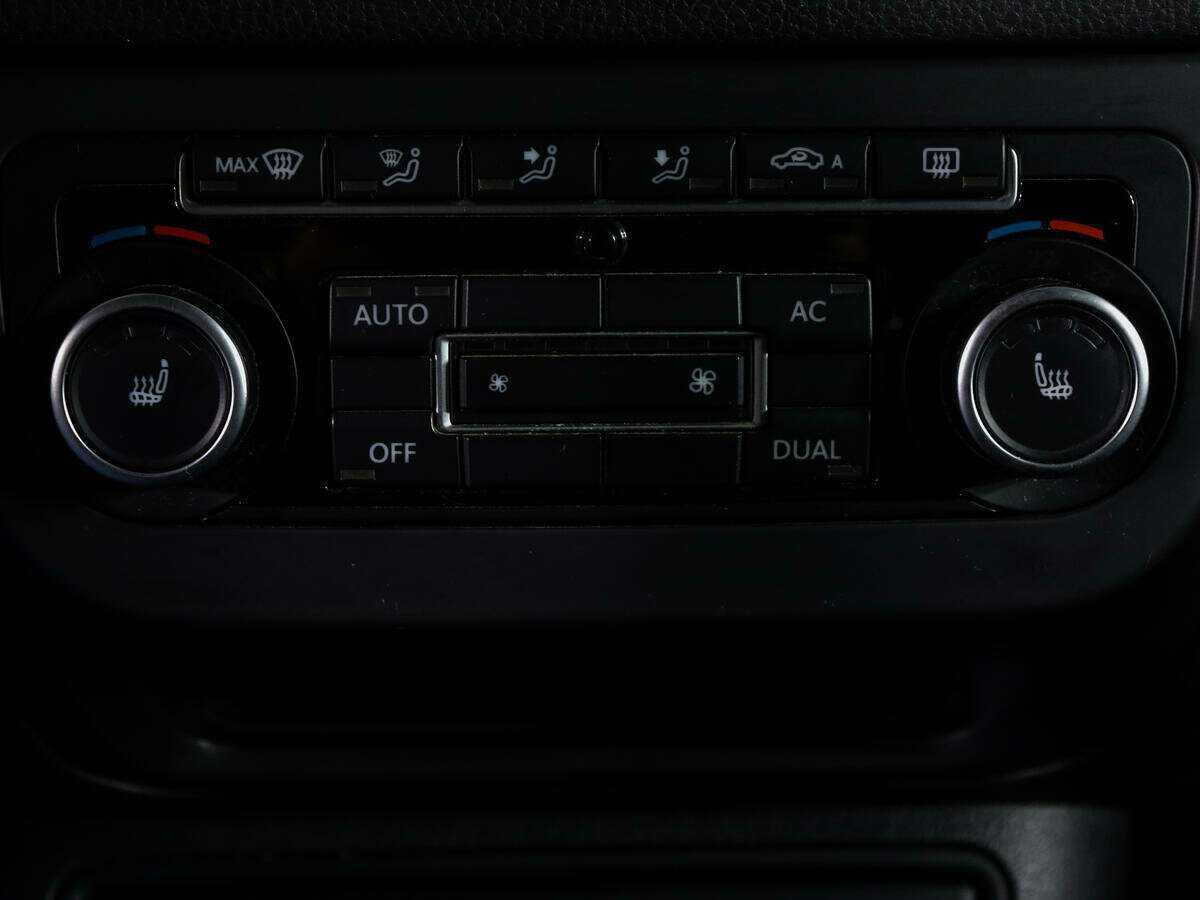 Volkswagen Tiguan, 2011 Фото №17