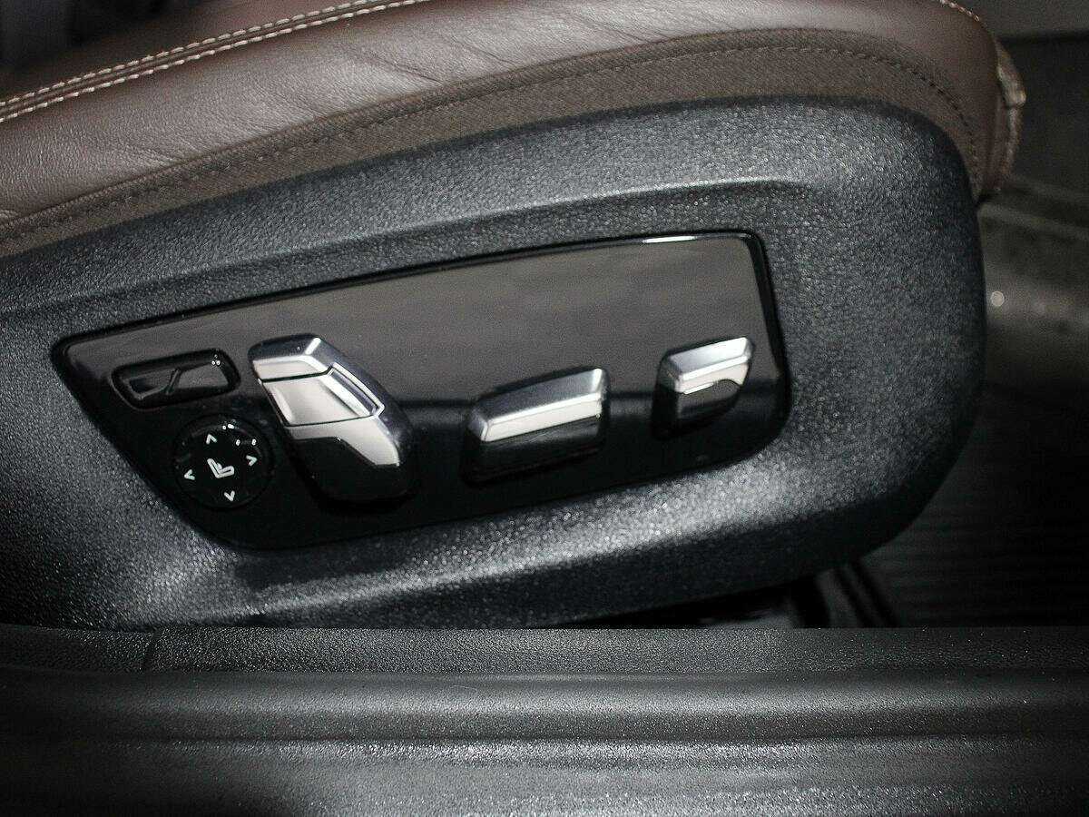 BMW 5 серии M550d xDrive, 2019 Фото №12