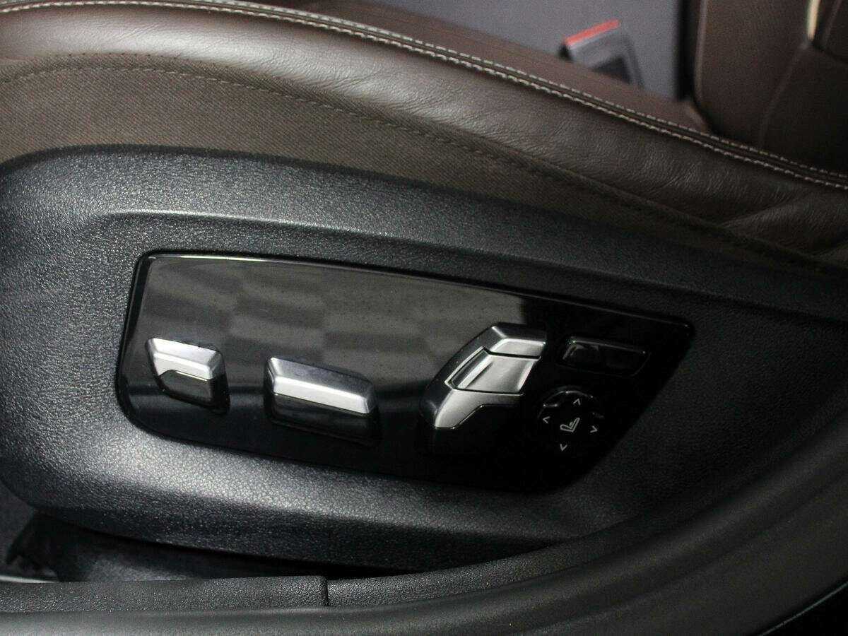 BMW 5 серии M550d xDrive, 2019 Фото №17