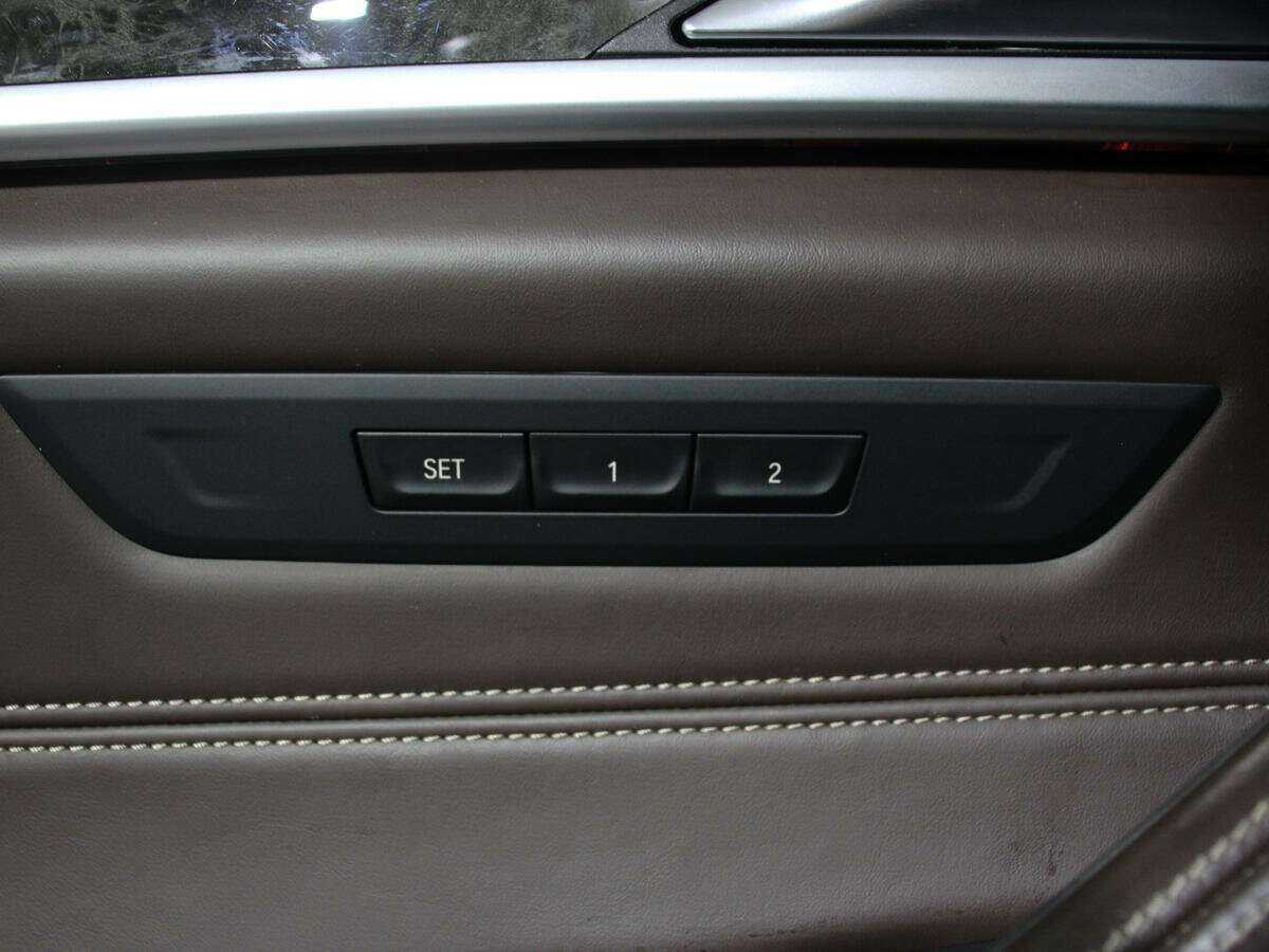 BMW 5 серии M550d xDrive, 2019 Фото №18