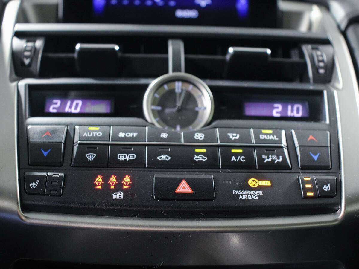 Lexus NX 200t, 2014 Фото №16