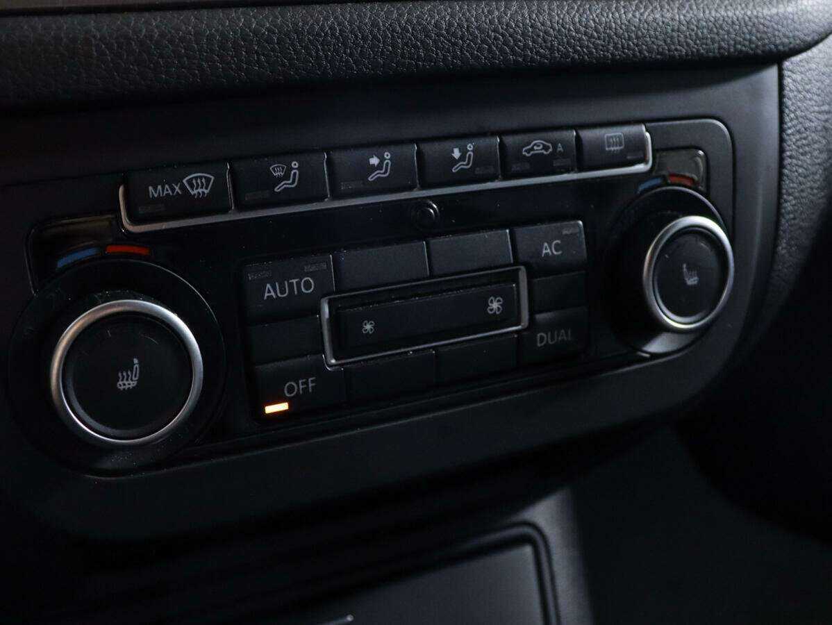 Volkswagen Tiguan, 2011 Фото №16