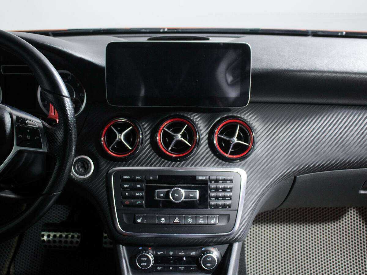 Mercedes-Benz A-Класс AMG 45 AMG, 2015 Фото №11