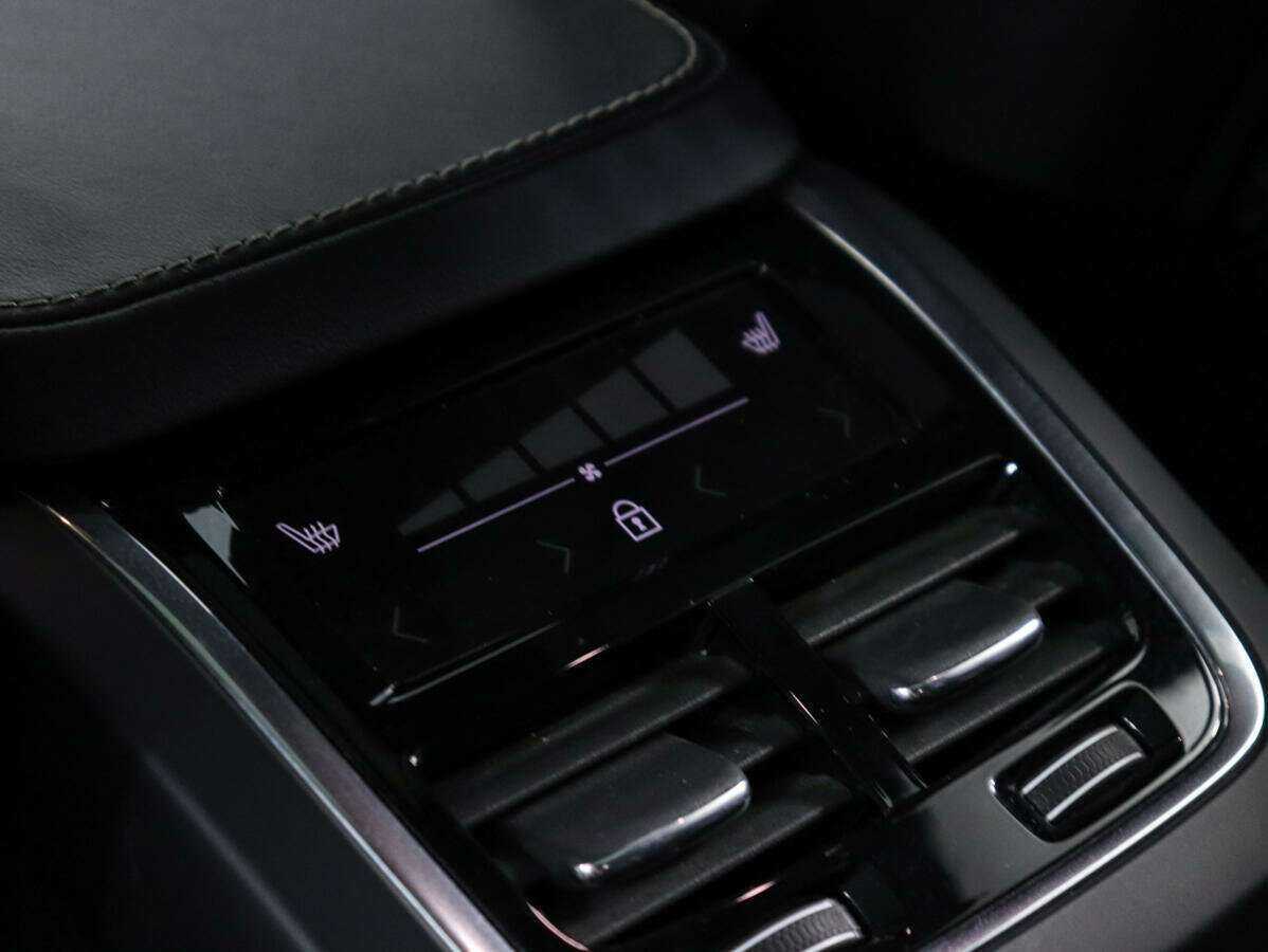 Volvo XC90, 2021 Фото №23