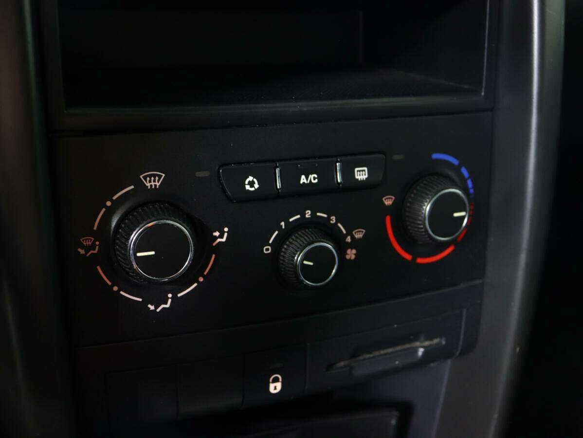 Peugeot 207, 2010 Фото №13