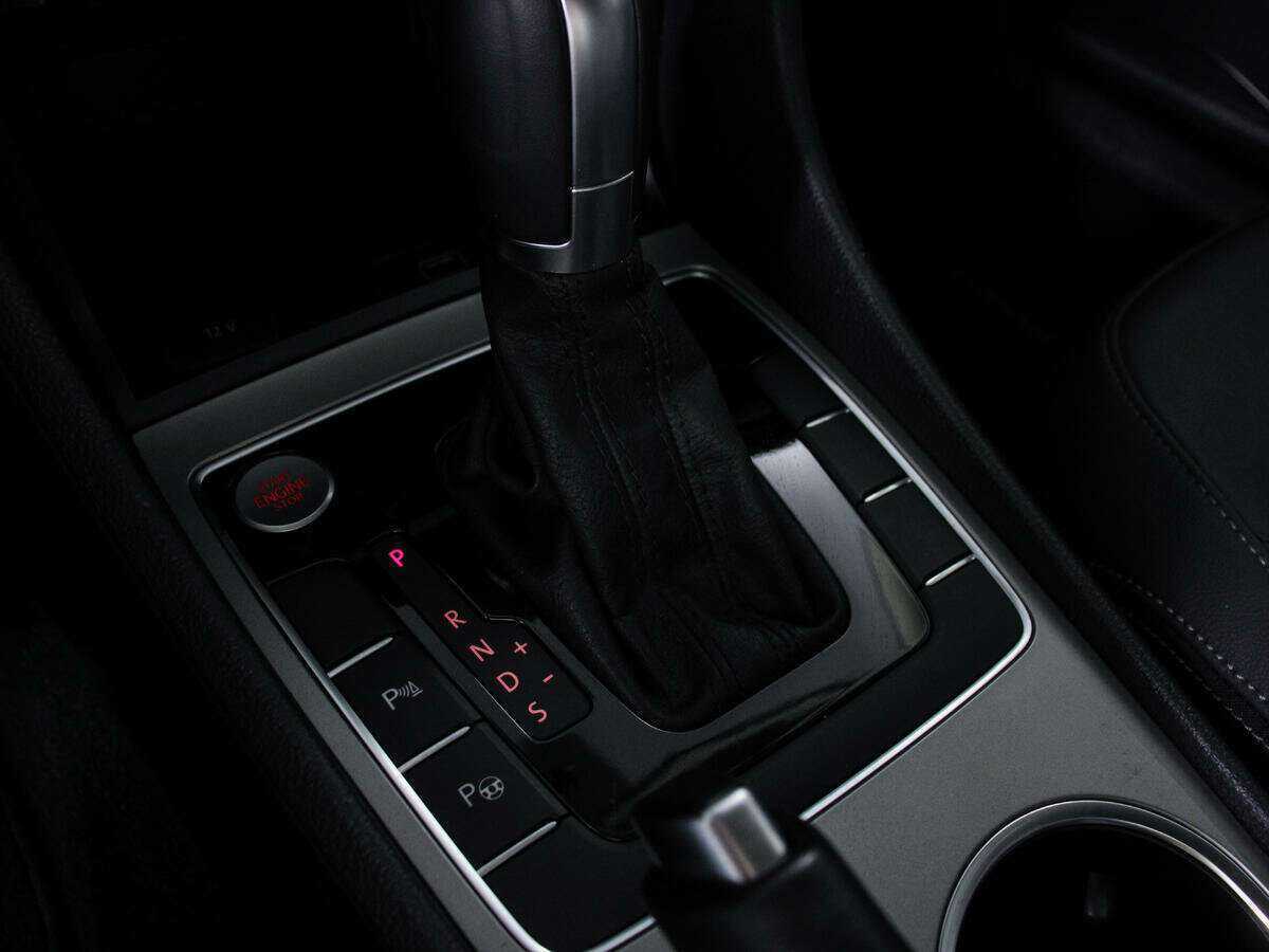 Volkswagen Passat (North America and China), 2021 Фото №12