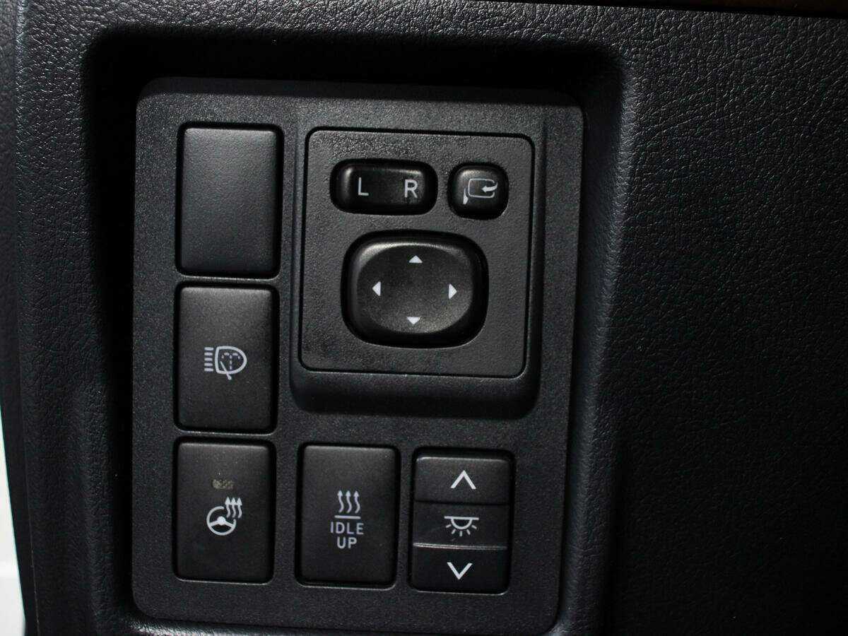 Toyota Land Cruiser Prado, 2017 Фото №17