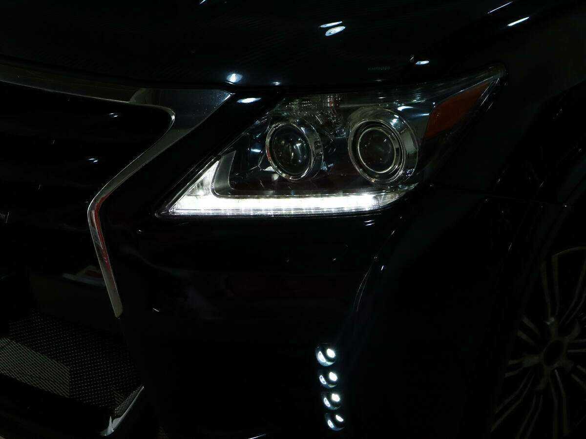 Lexus LX 570, 2015 Фото №11