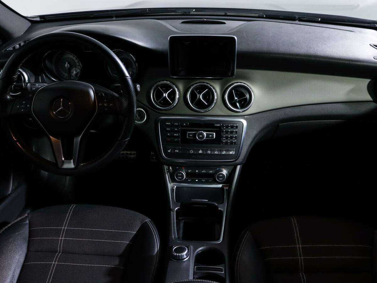 Mercedes-Benz GLA 250, 2015 Фото №10