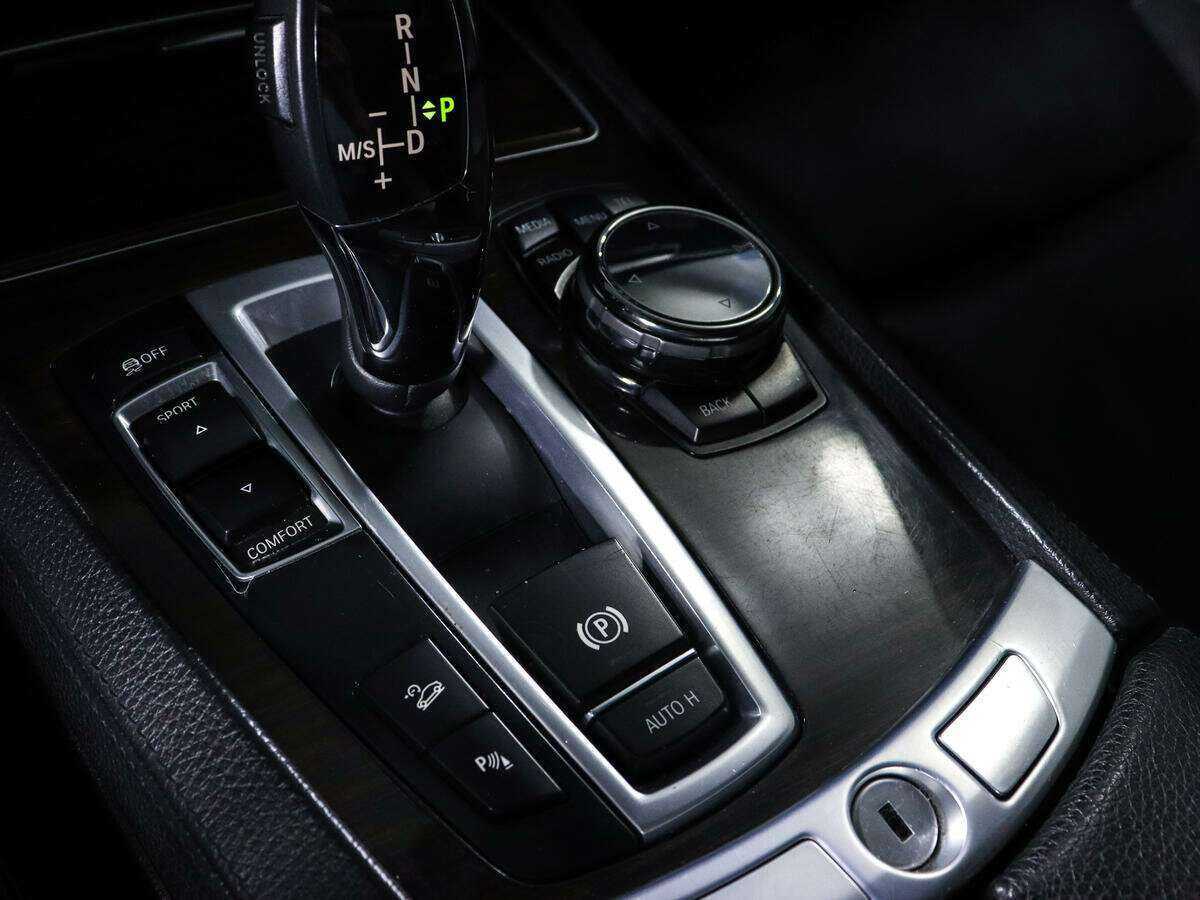 BMW 7 серии Long 740Li xDrive, 2013 Фото №18