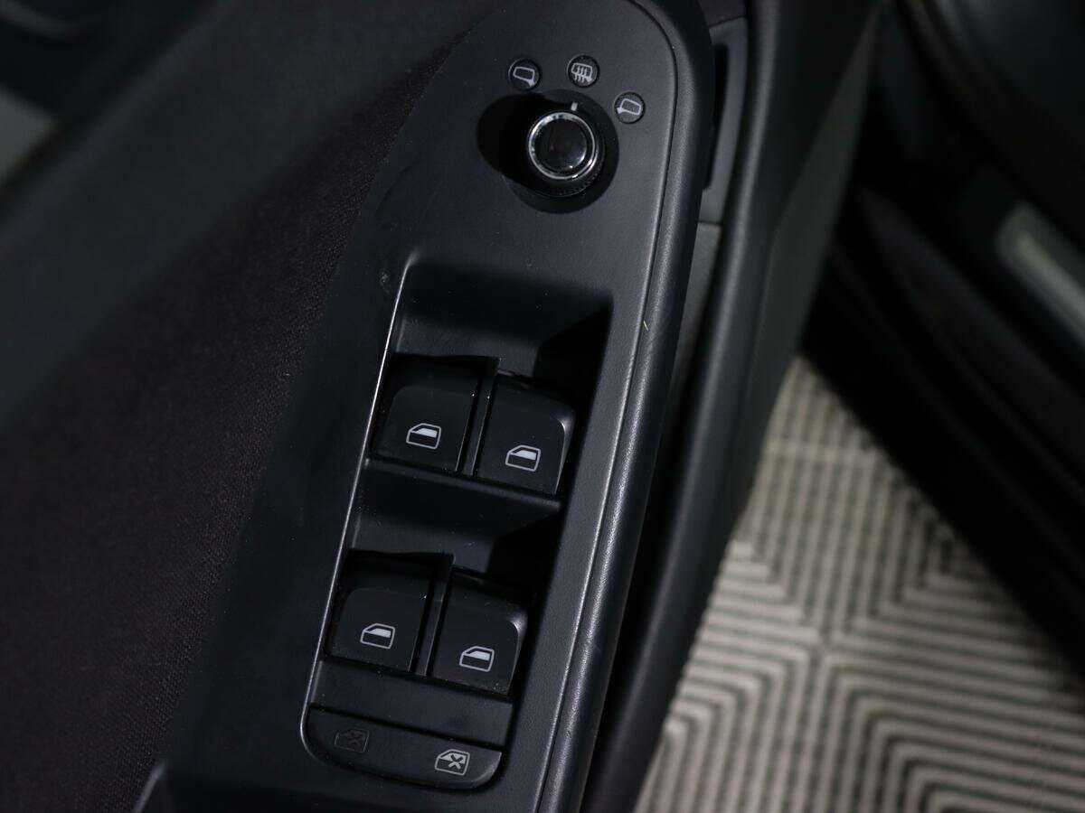 Audi A4, 2010 Фото №15