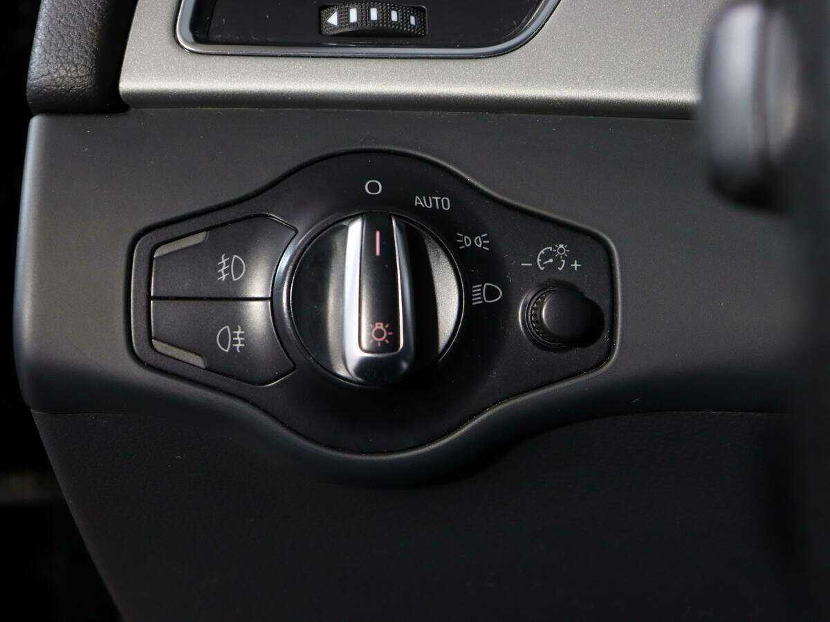 Audi A4, 2010 Фото №16