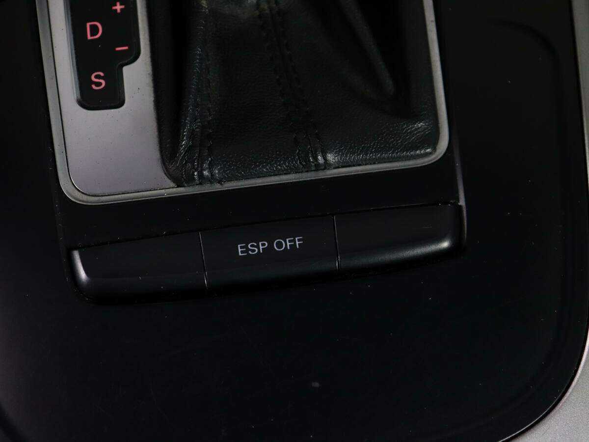 Audi A4, 2010 Фото №17