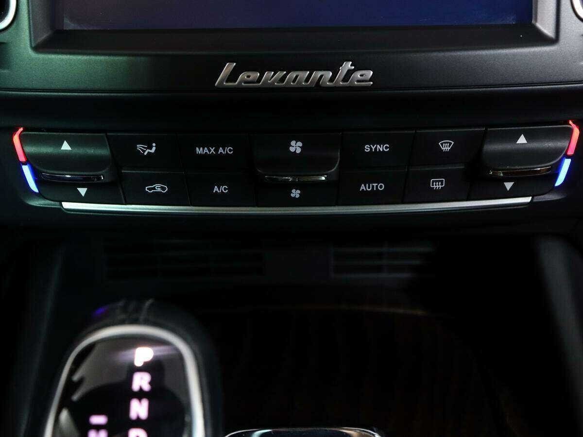 Maserati Levante Diesel, 2016 Фото №22