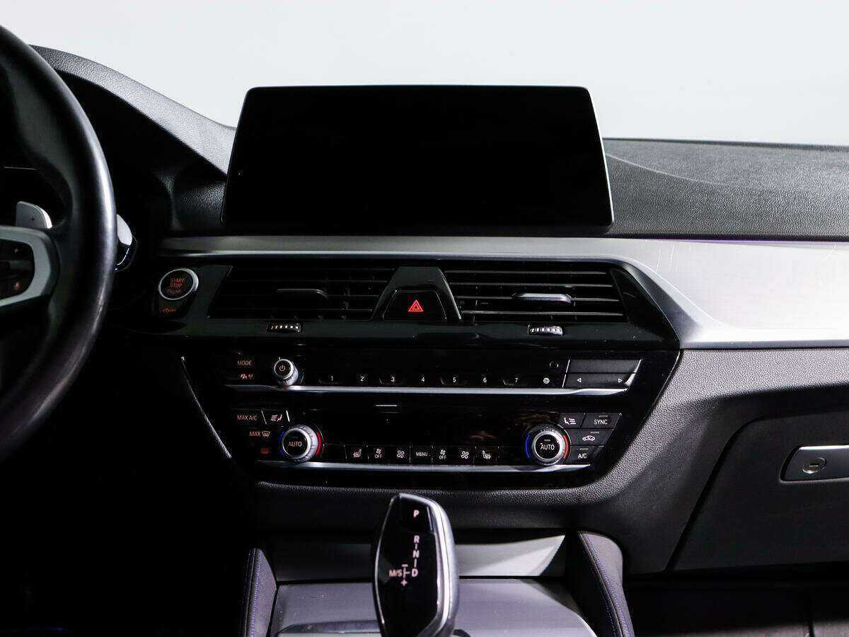 BMW 5 серии 520d xDrive, 2020 Фото №12