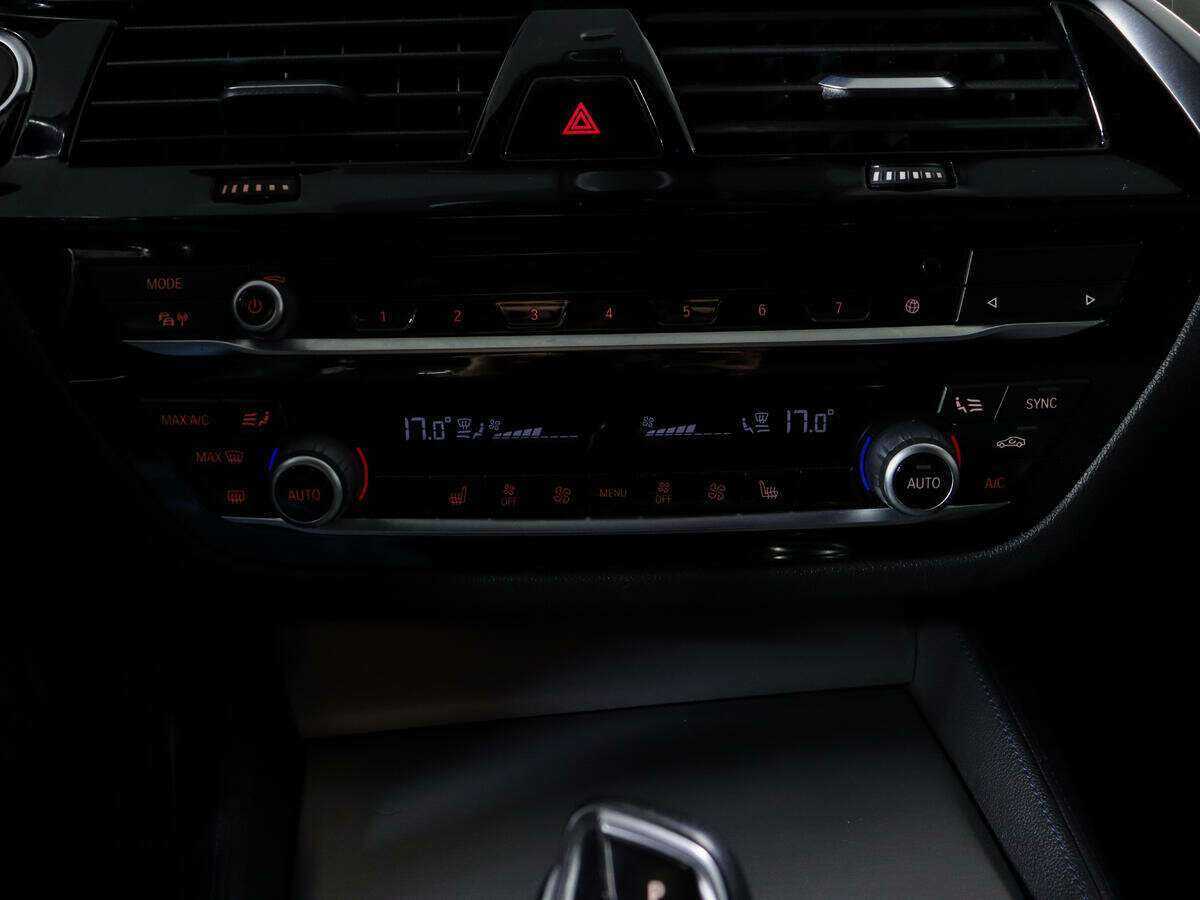 BMW 5 серии 520d xDrive, 2020 Фото №17