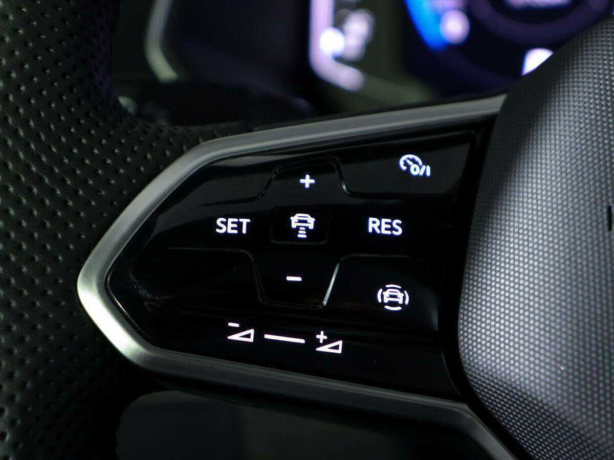 Volkswagen Tiguan, 2021 Фото №22