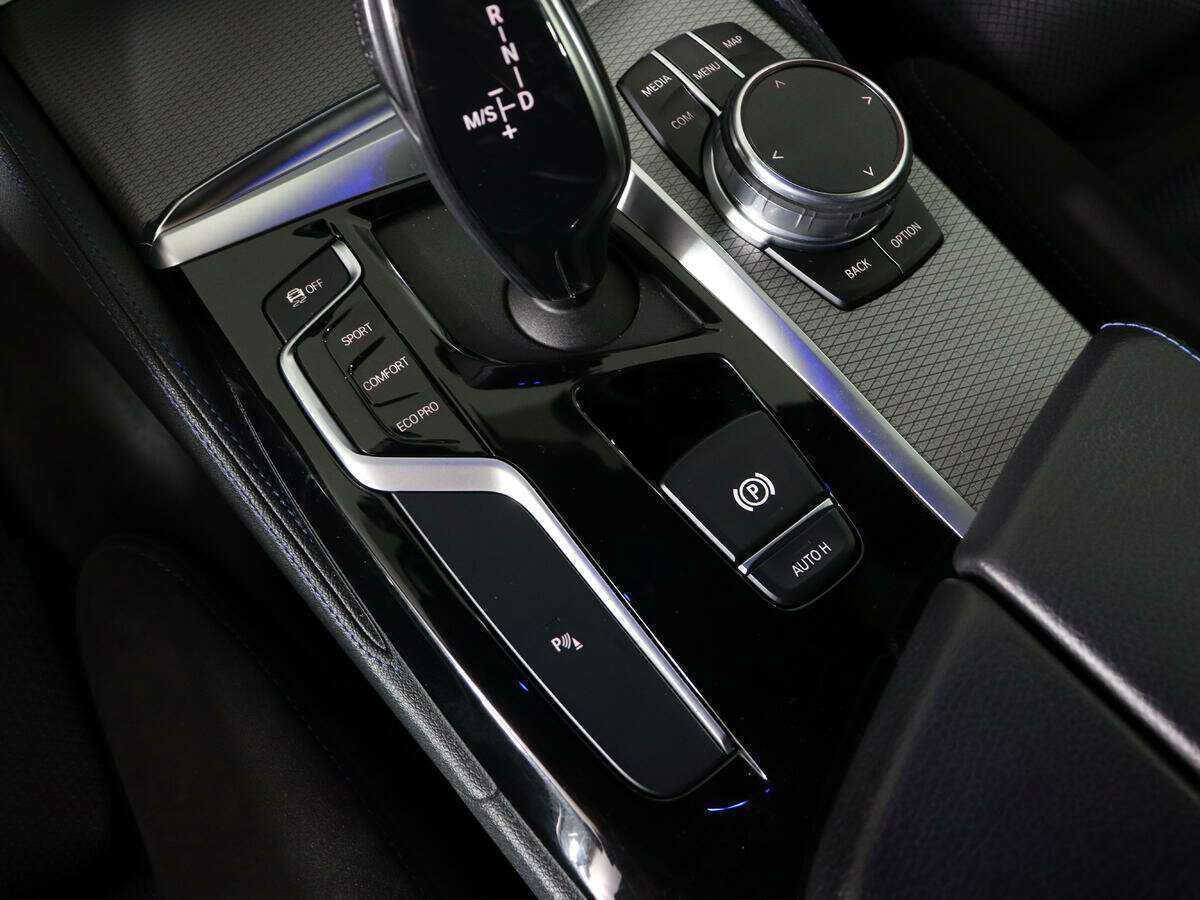BMW 5 серии 530i xDrive, 2018 Фото №23
