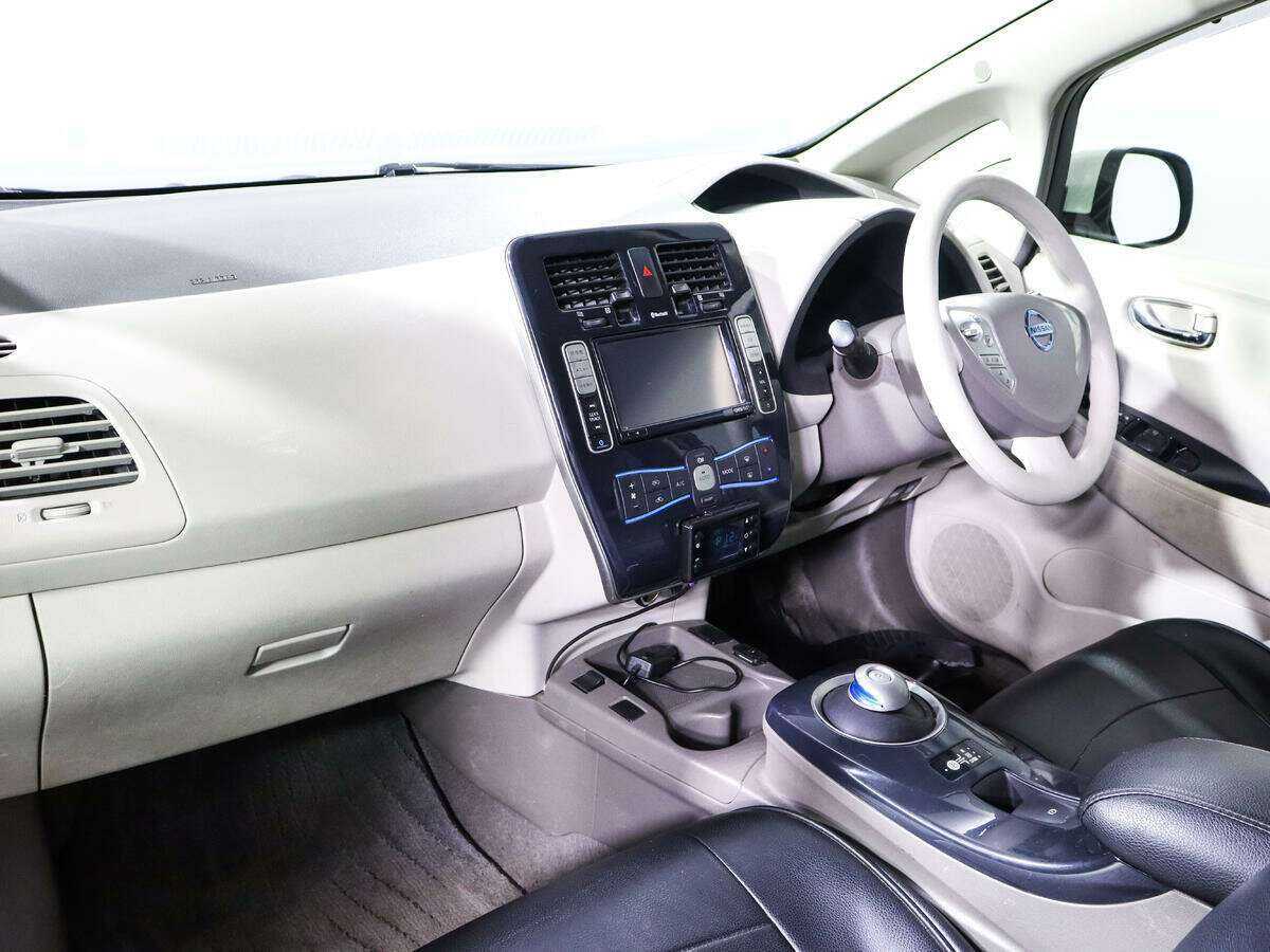 Nissan Leaf, 2011 Фото №7