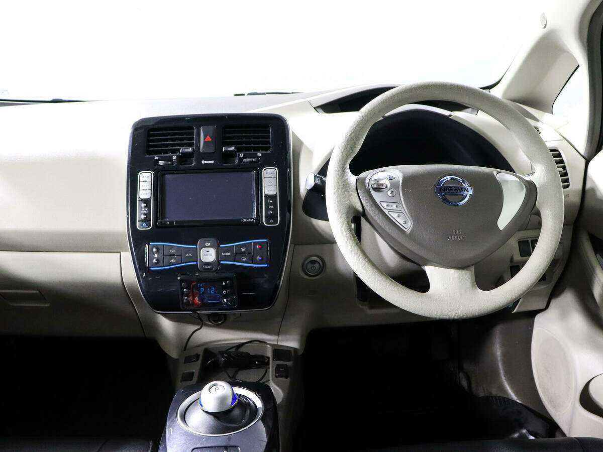 Nissan Leaf, 2011 Фото №10