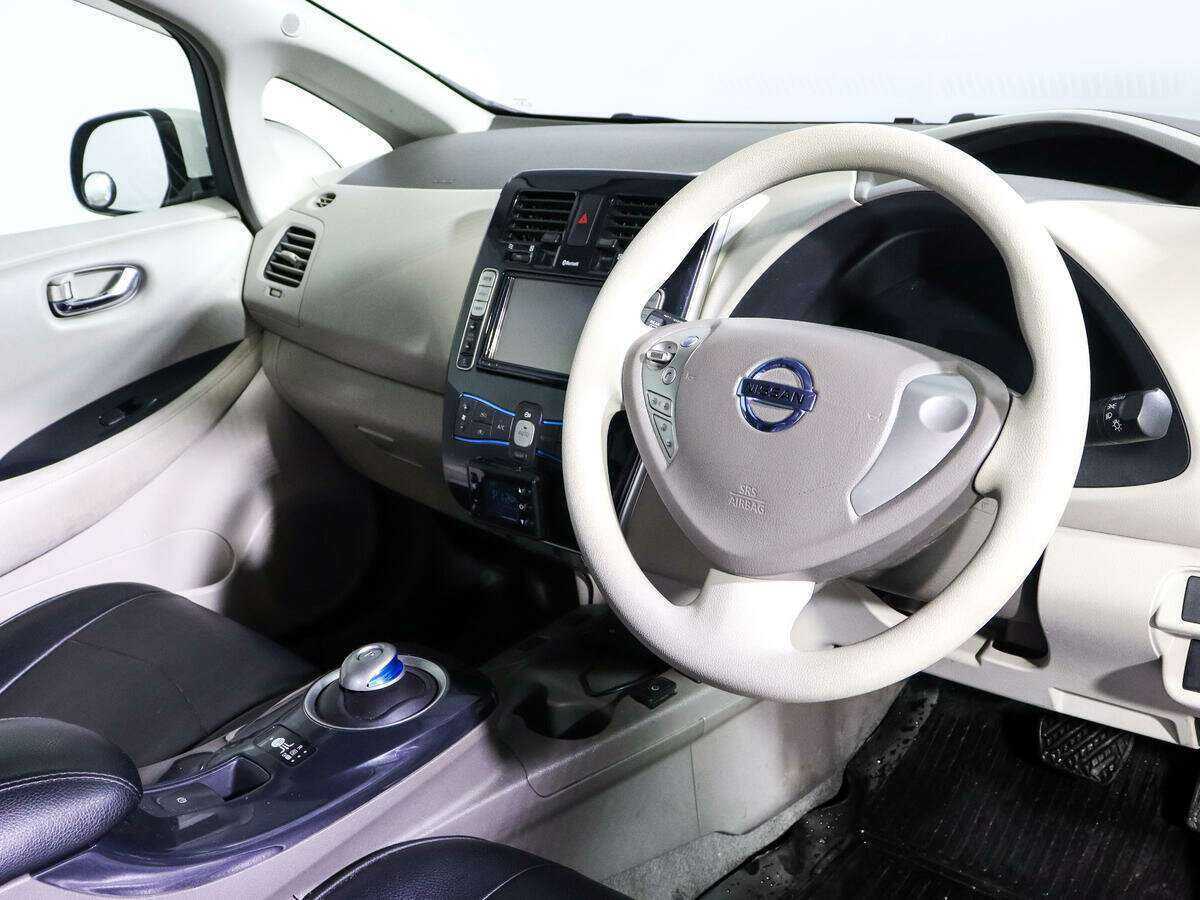 Nissan Leaf, 2011 Фото №12
