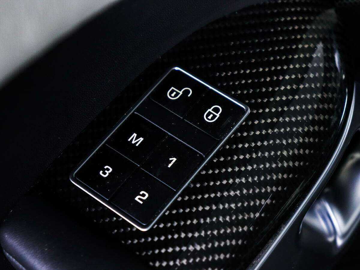 Land Rover Range Rover Sport SVR, 2015 Фото №22