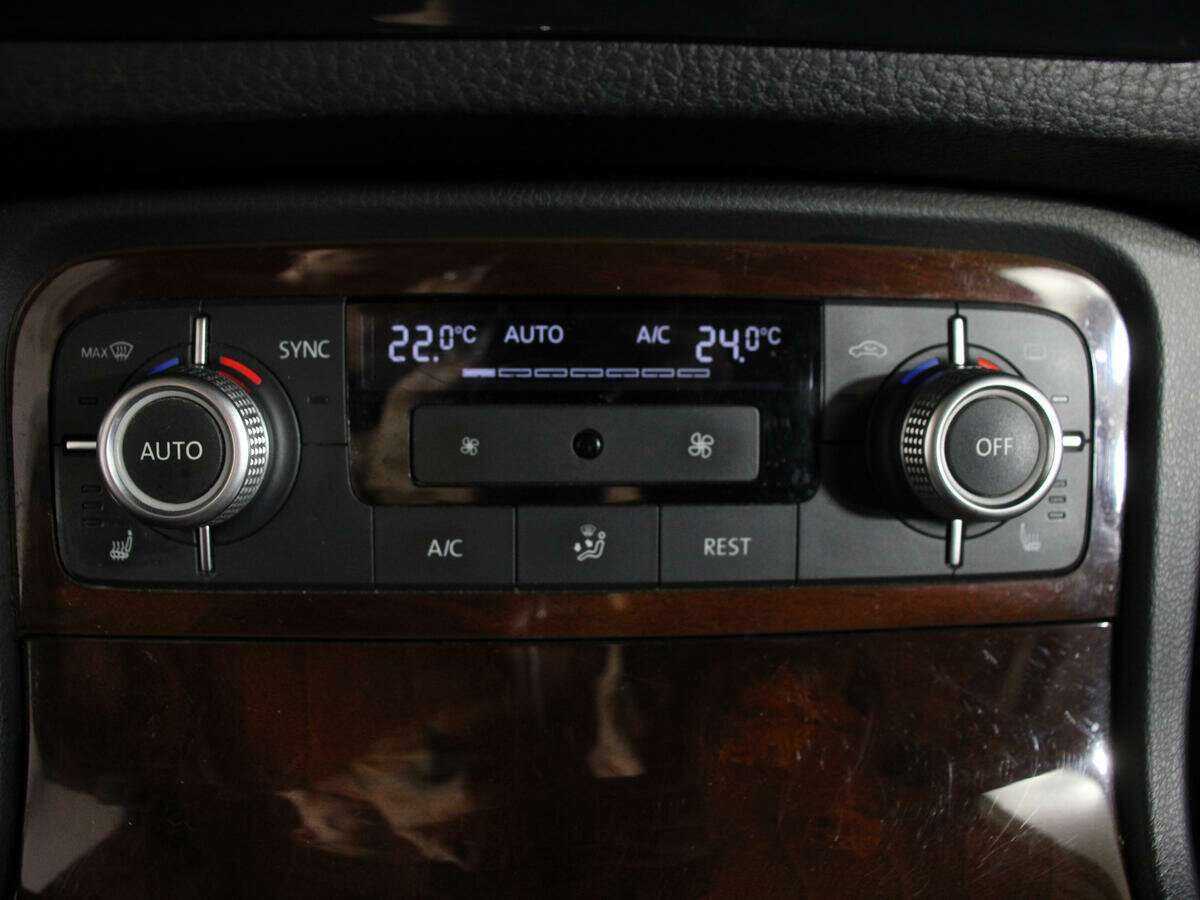 Volkswagen Touareg, 2015 Фото №25