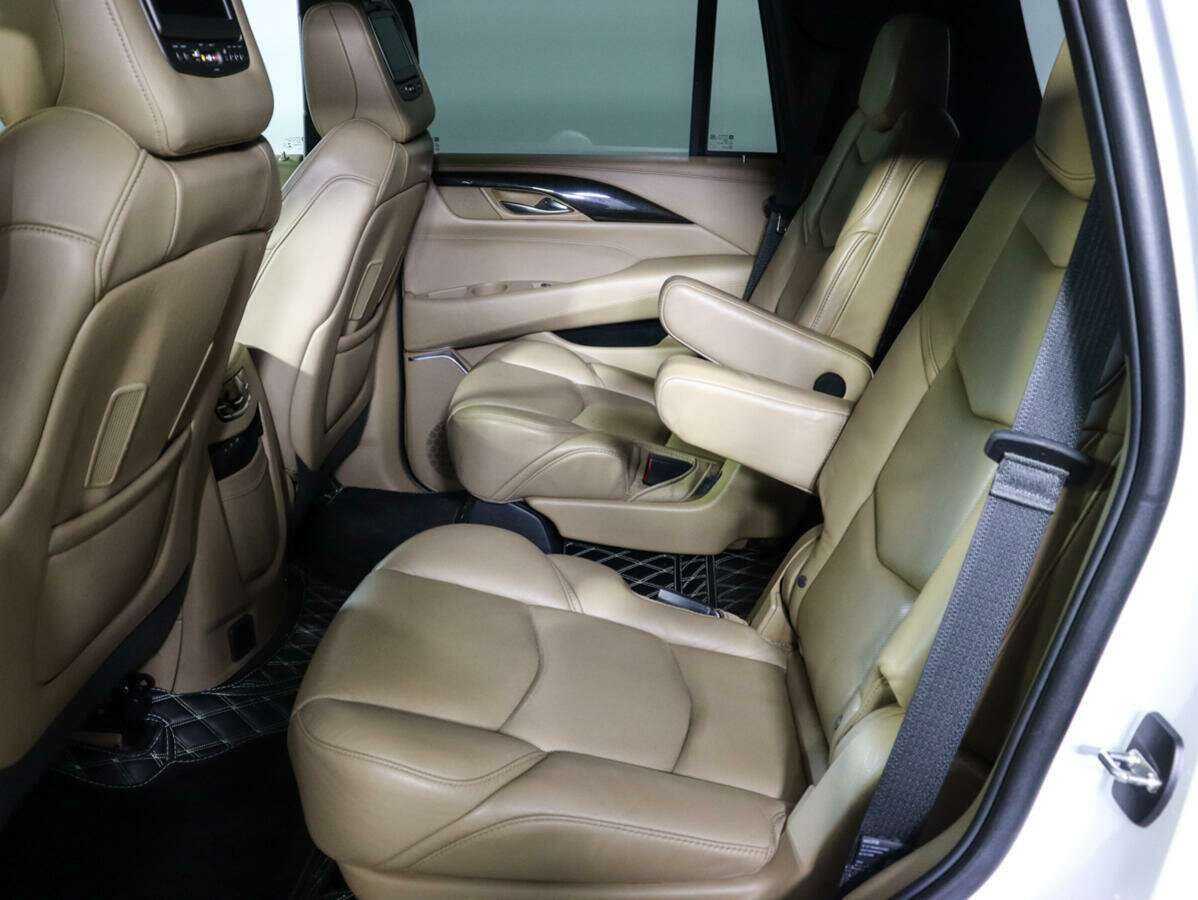 Cadillac Escalade ESV, 2018 Фото №10