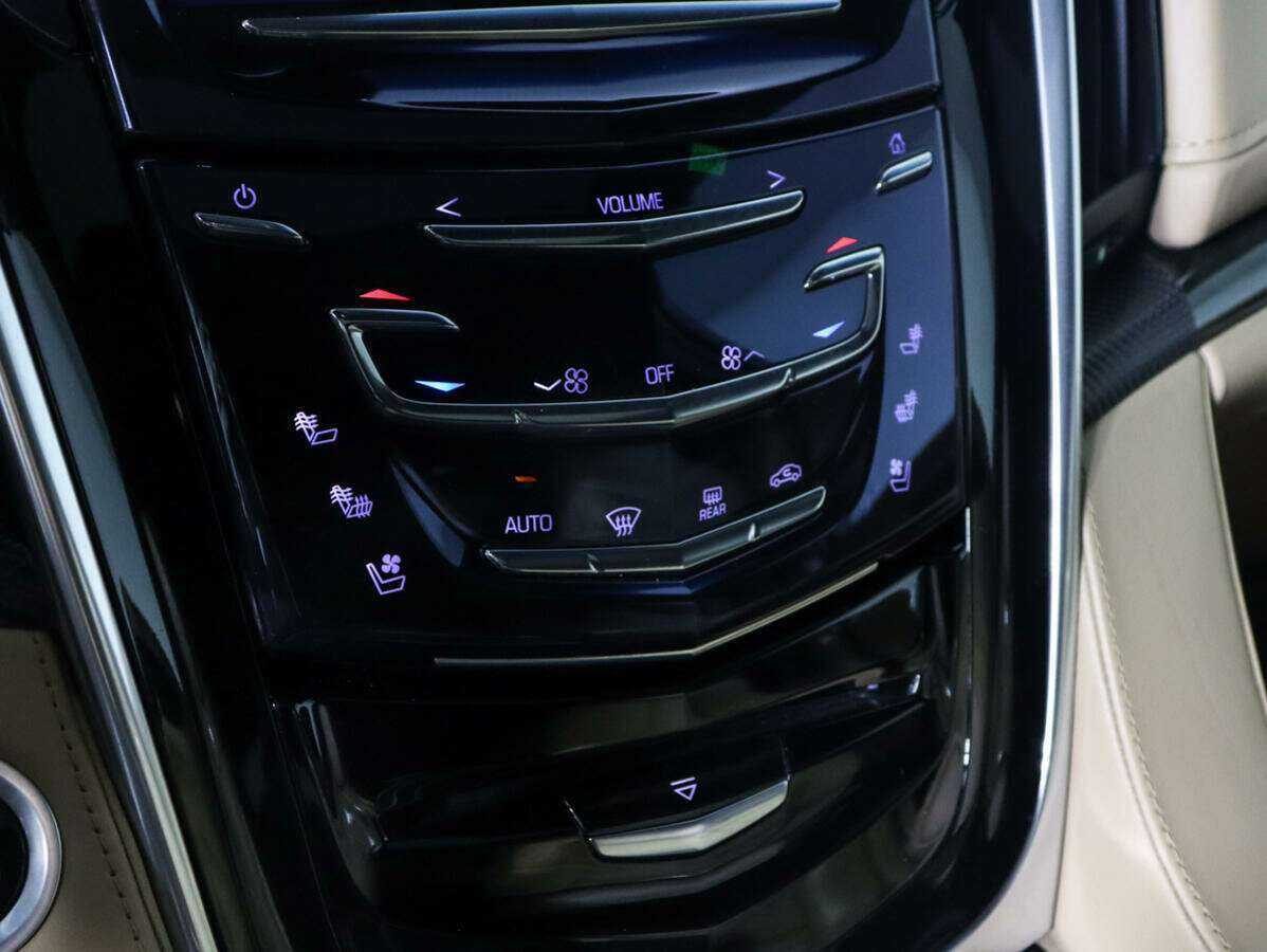 Cadillac Escalade ESV, 2018 Фото №19