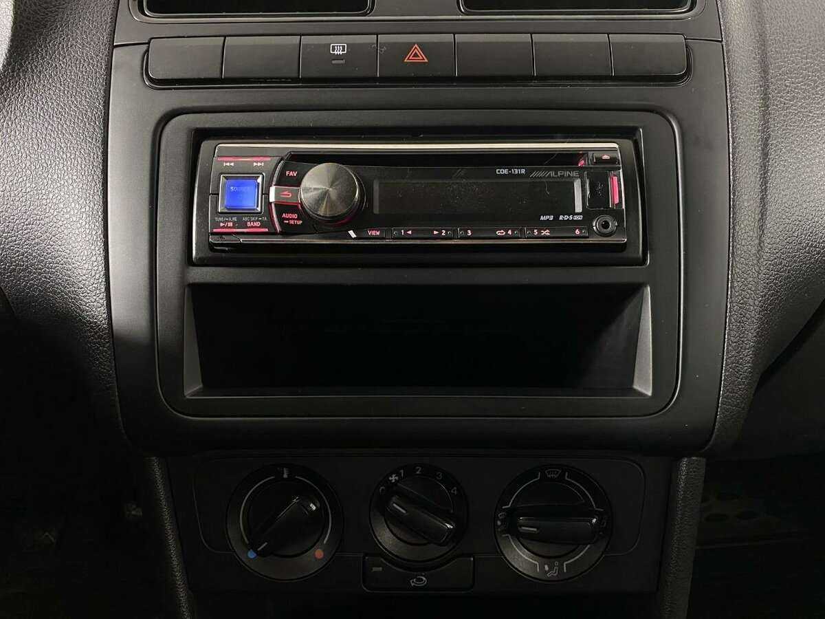 Volkswagen Polo, 2011 Фото №10