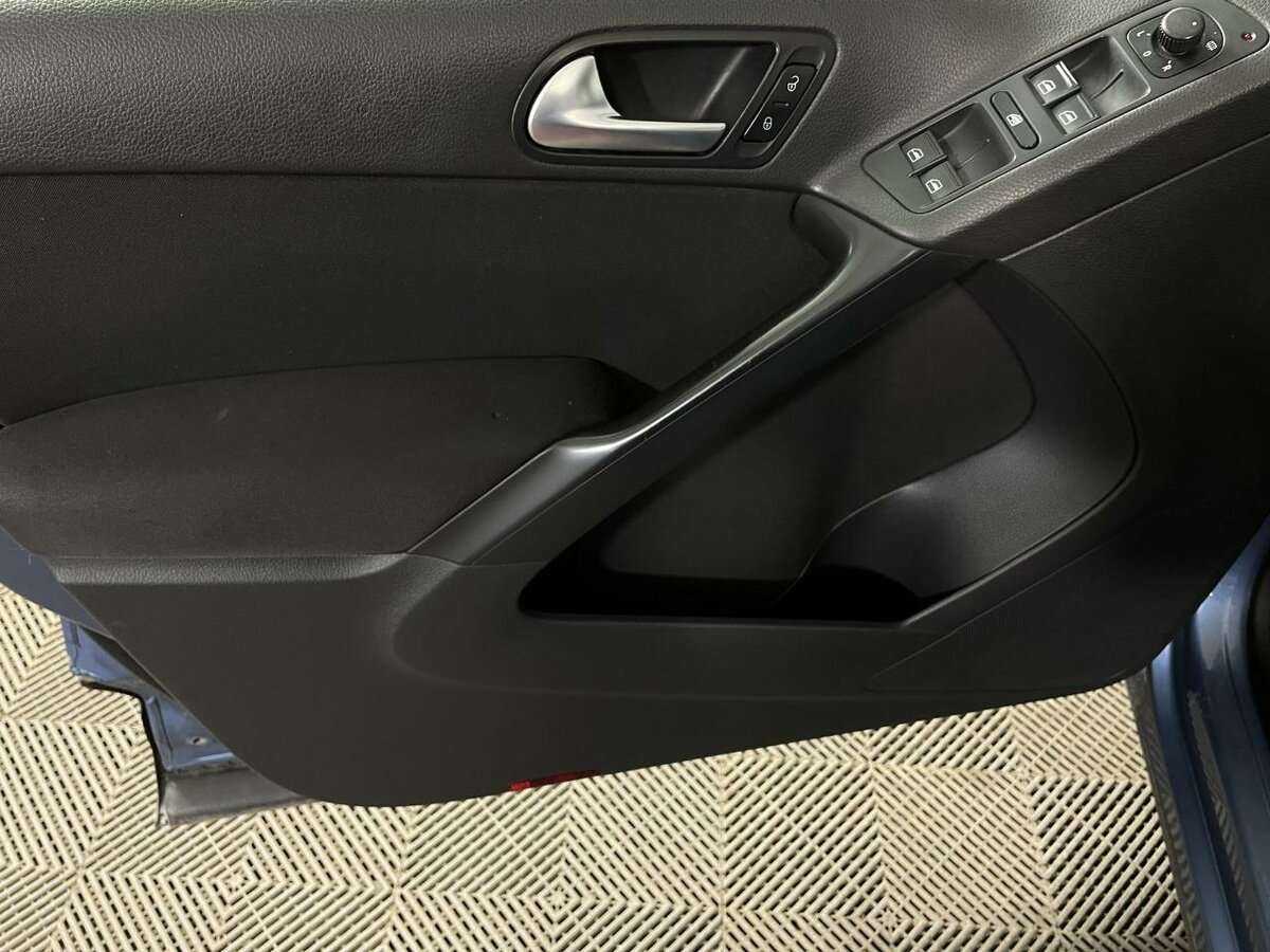 Volkswagen Tiguan, 2011 Фото №8
