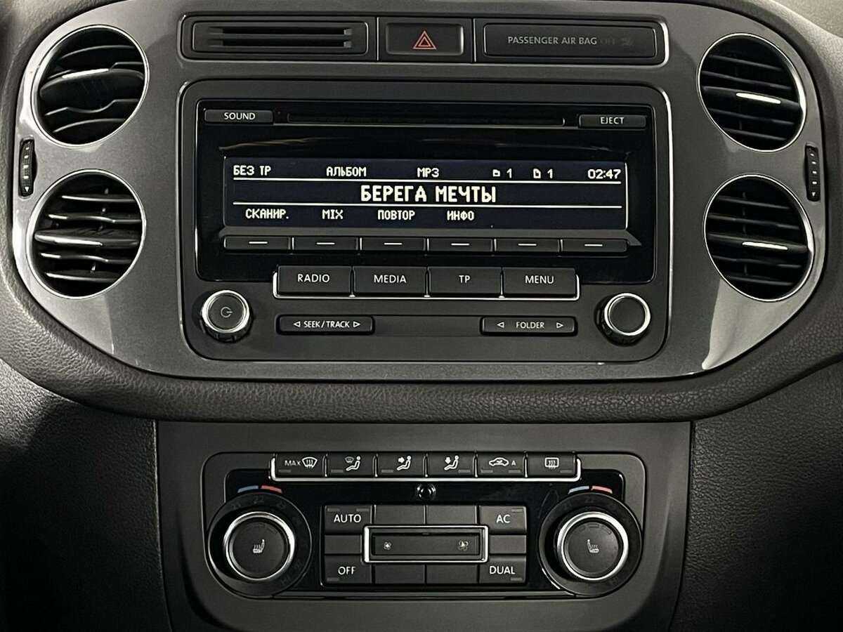 Volkswagen Tiguan, 2011 Фото №12