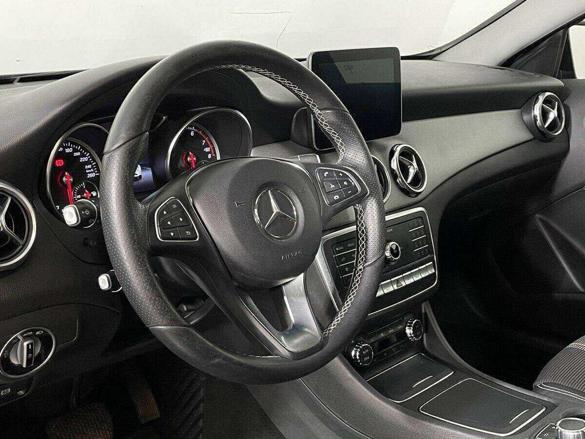Mercedes-Benz GLA 250, 2017 Фото №13