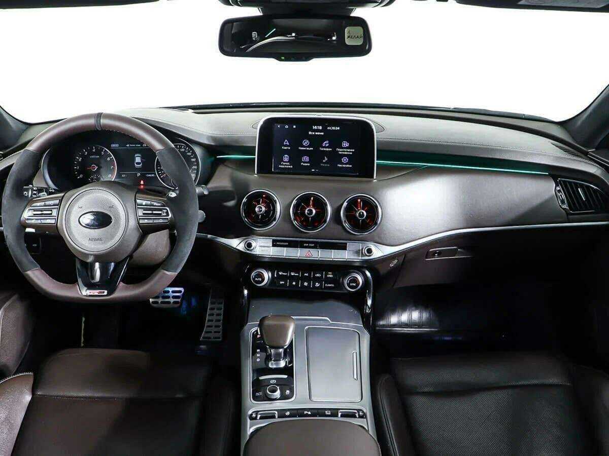 Kia Stinger, 2018 Фото №12