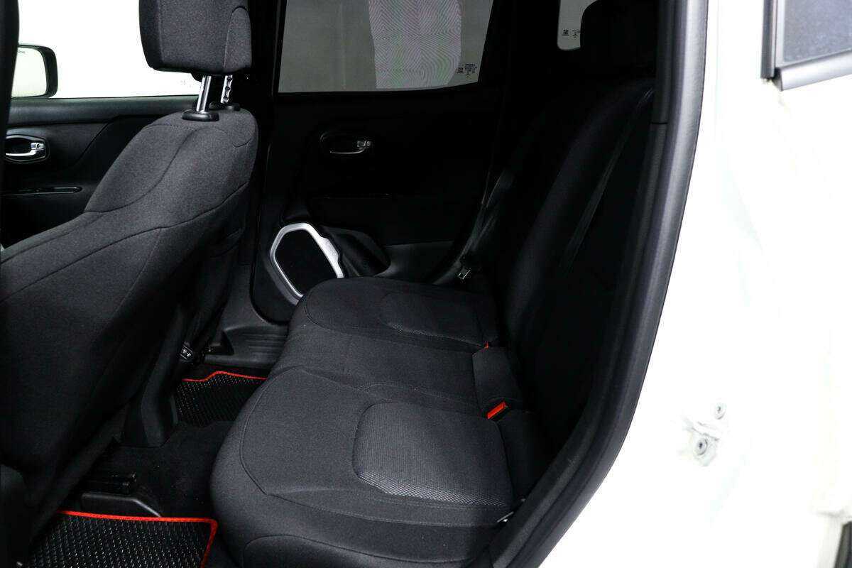 Jeep Renegade, 2018 Фото №12