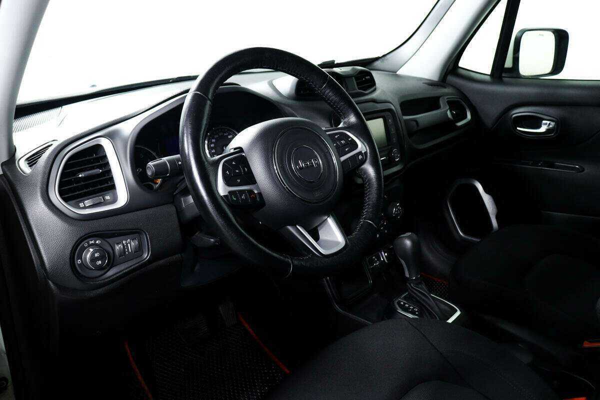 Jeep Renegade, 2018 Фото №13