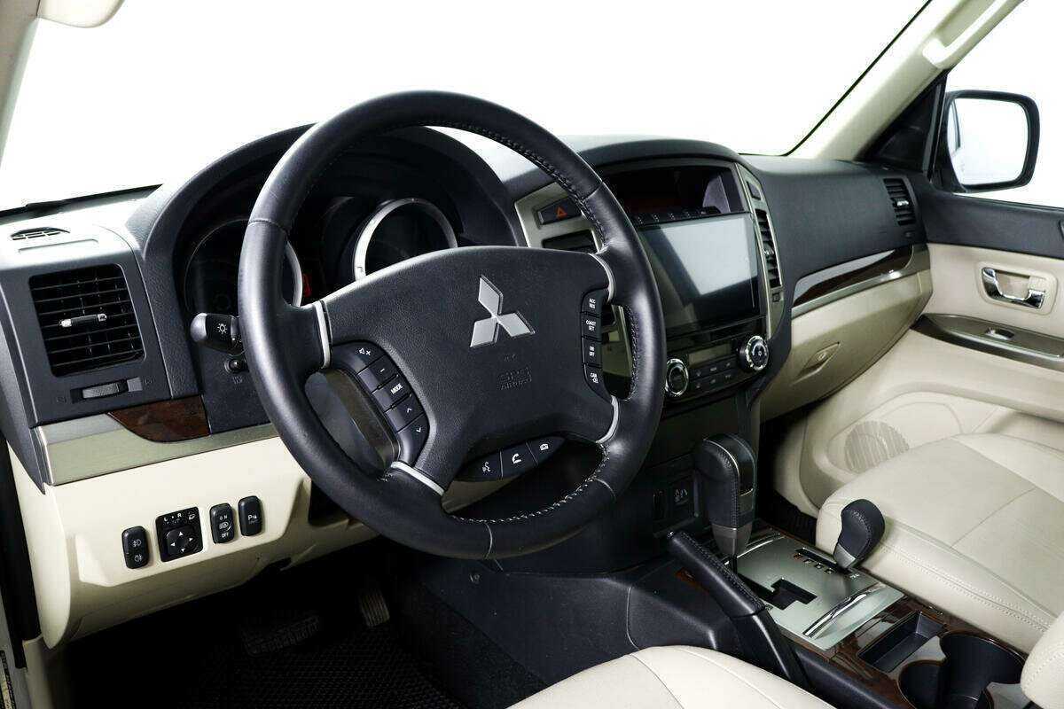 Mitsubishi Pajero, 2021 Фото №13