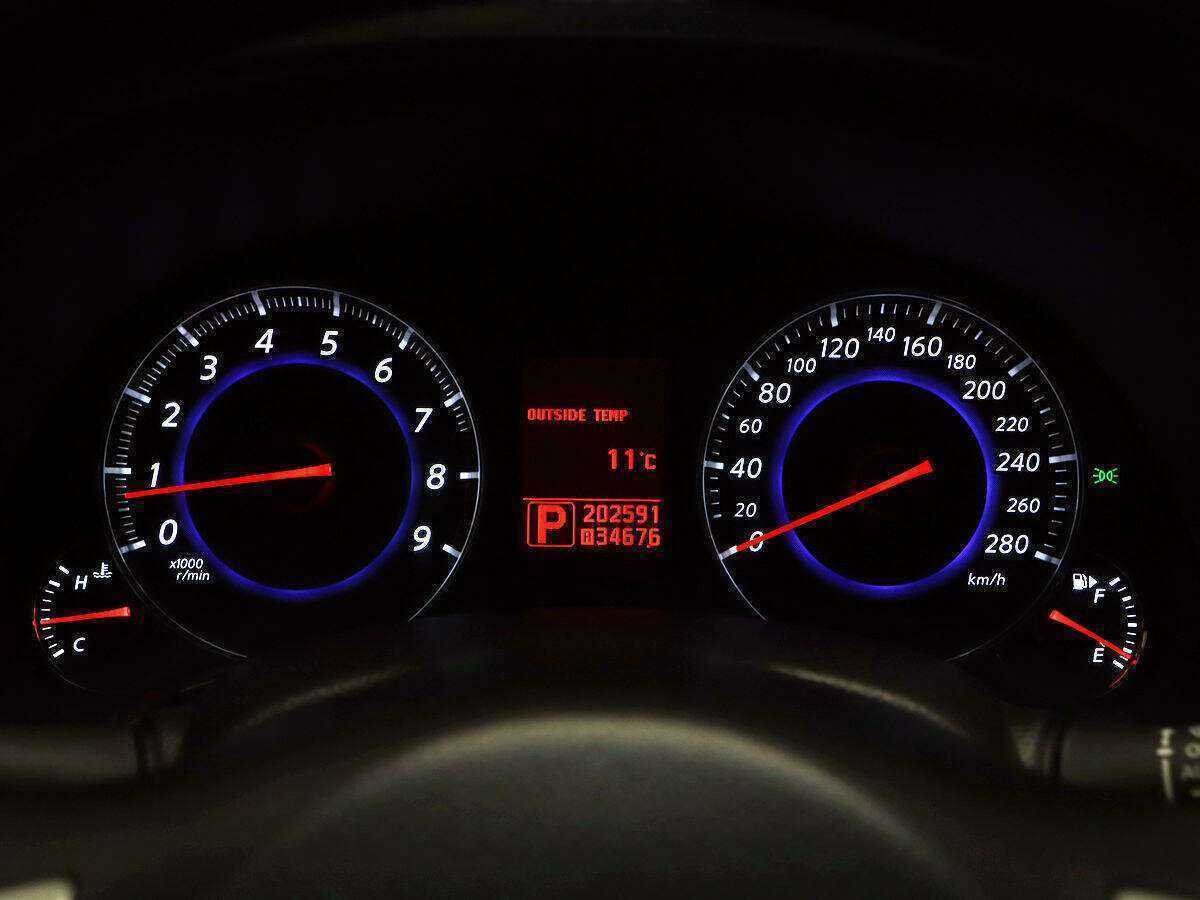 Infiniti FX37, 2010 Фото №17