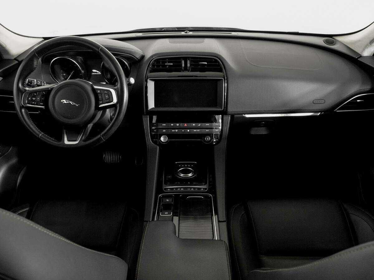 Jaguar F-Pace, 2018 Фото №12