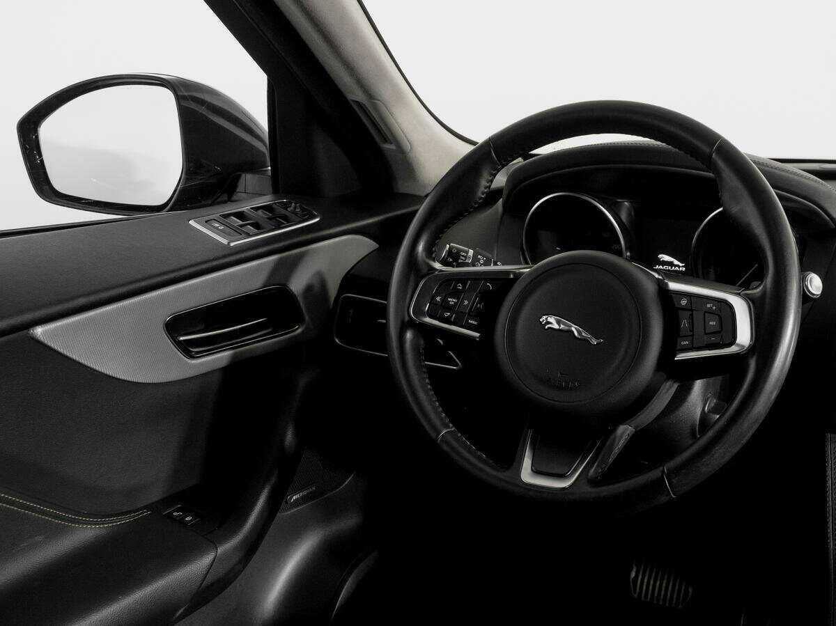 Jaguar F-Pace, 2018 Фото №14