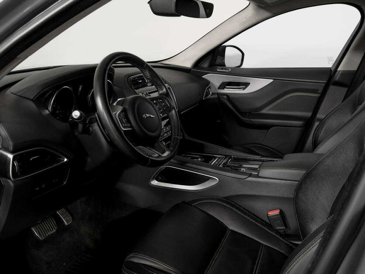 Jaguar F-Pace, 2018 Фото №15