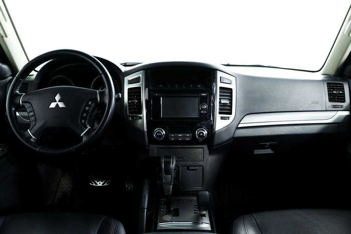 Mitsubishi Pajero, 2018 Фото №10