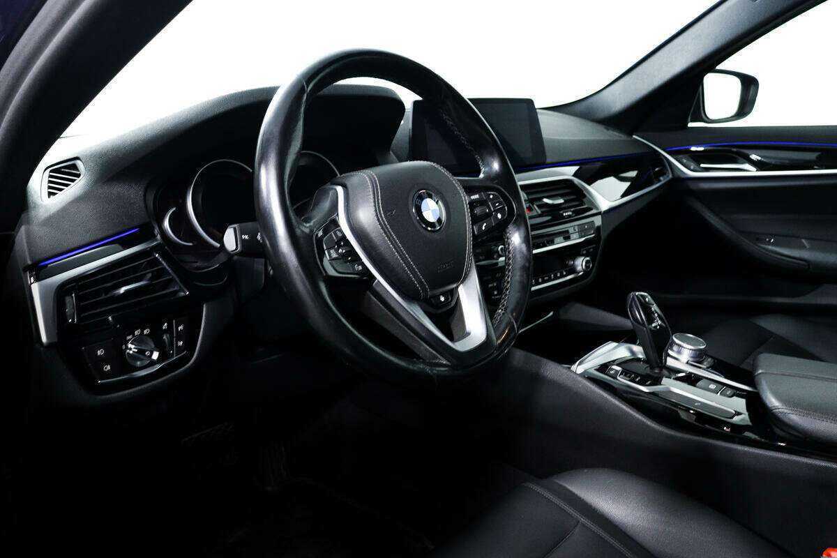 BMW 5 серии 530i xDrive, 2017 Фото №12