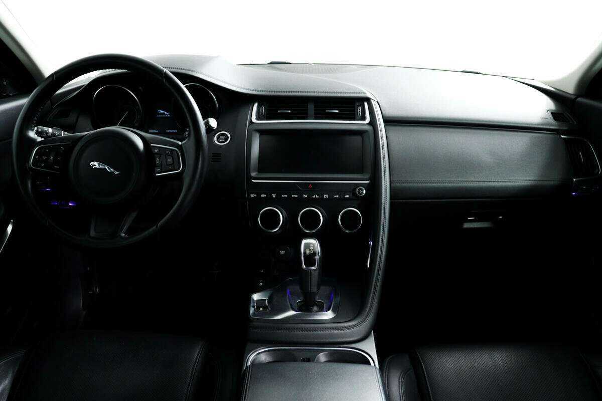 Jaguar E-Pace, 2018 Фото №11