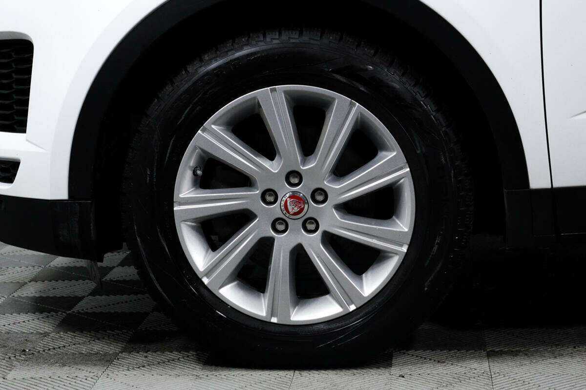 Jaguar E-Pace, 2018 Фото №14