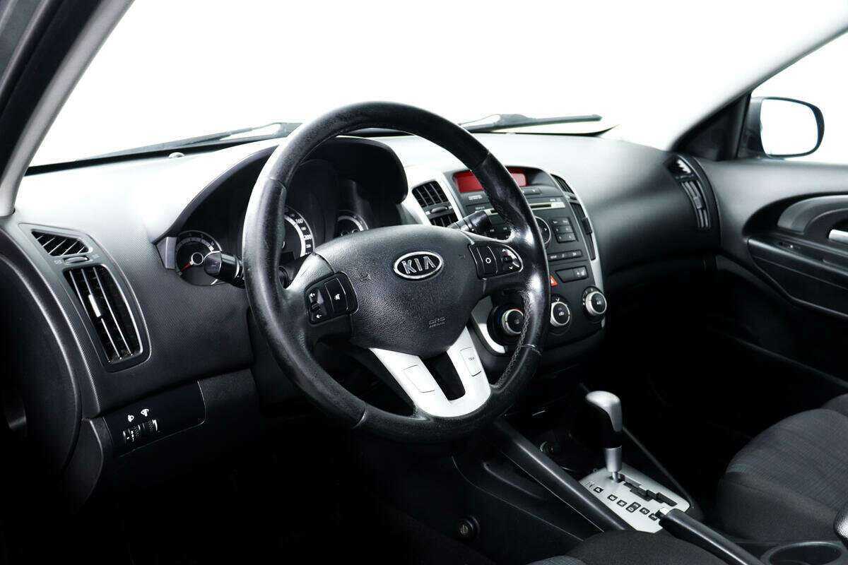 Kia Ceed, 2011 Фото №13