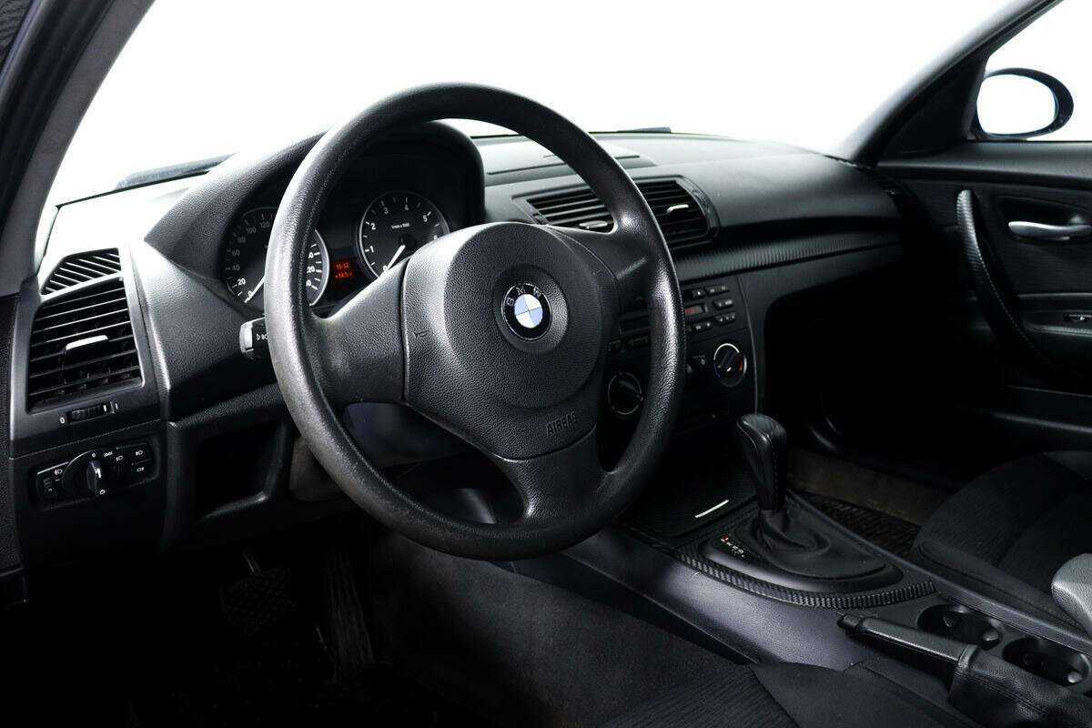 BMW 1 серии 120i, 2009 Фото №13