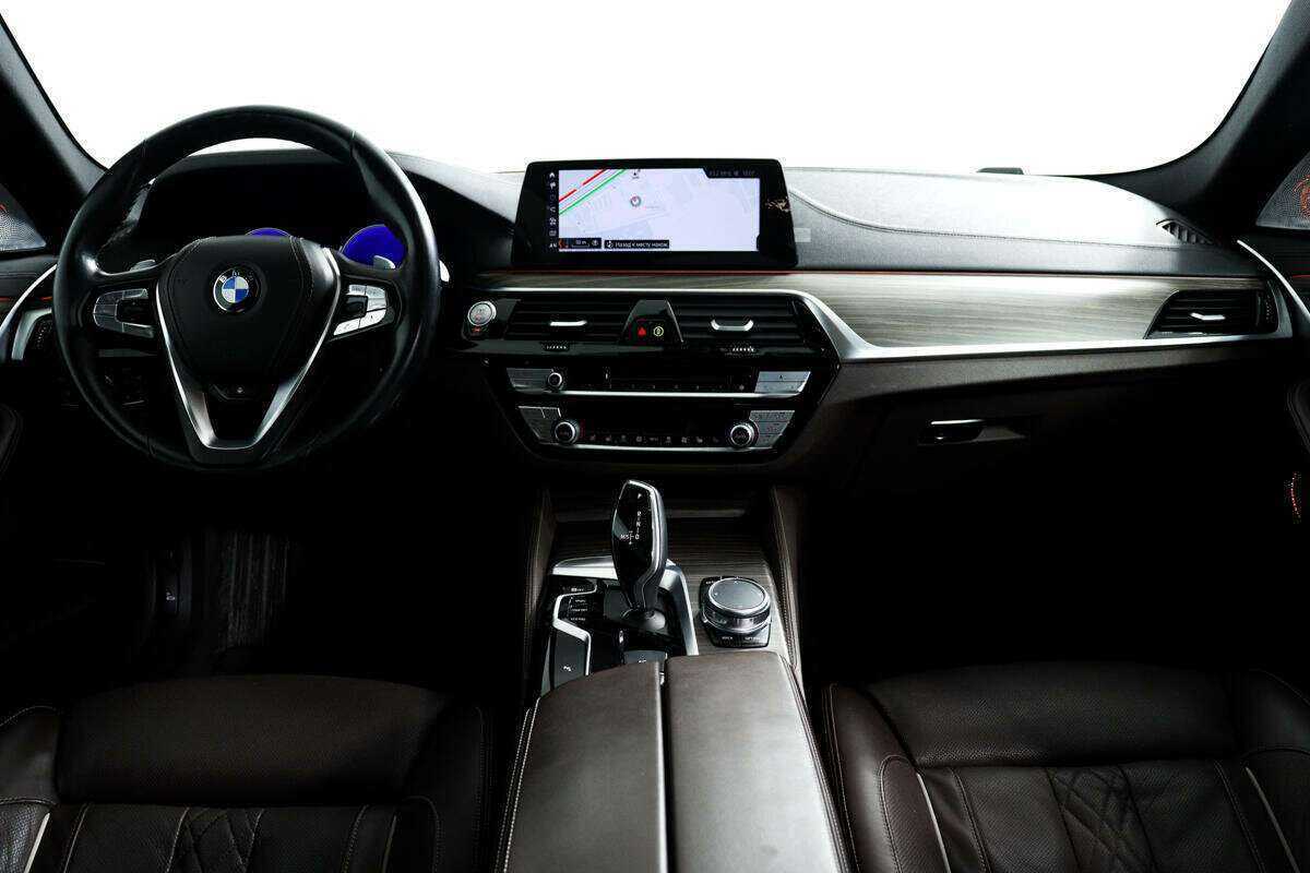 BMW 5 серии 520d xDrive, 2019 Фото №11