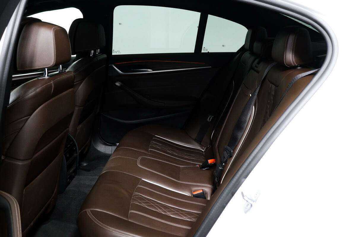 BMW 5 серии 520d xDrive, 2019 Фото №12